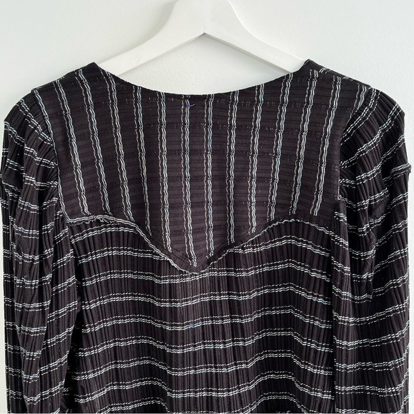 Free People V-Neck Blouse Girlfriend Striped Metallic Cropped Top Black Size M - Picture 7 of 10